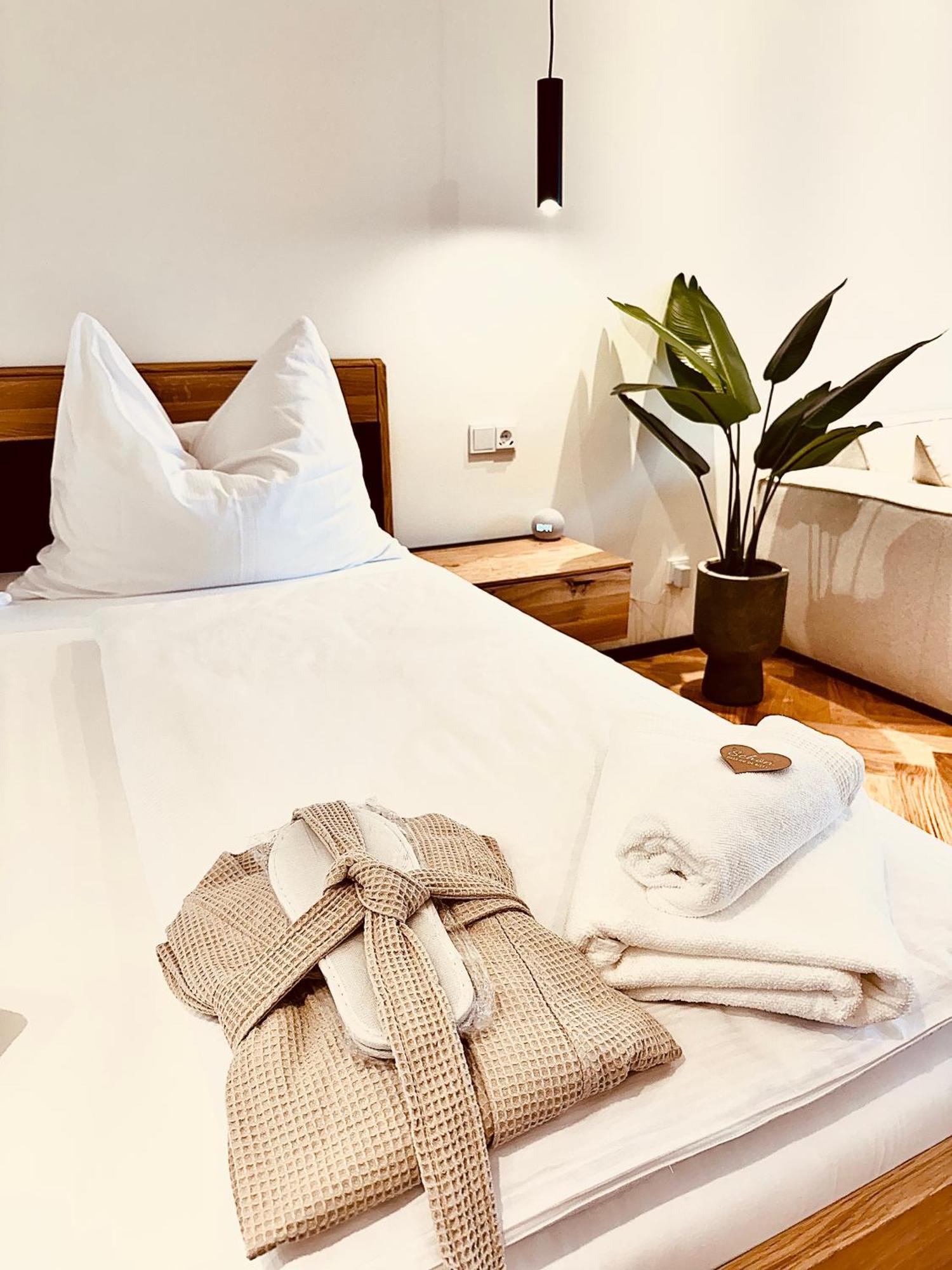Das Alpenzeit Appartement Mit Just Private Terrasse (Adults Only) บาดเอาส์ซี ภายนอก รูปภาพ
