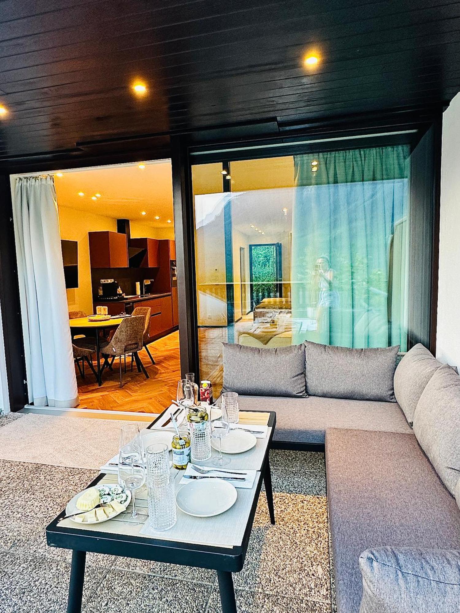 Das Alpenzeit Appartement Mit Just Private Terrasse (Adults Only) บาดเอาส์ซี ภายนอก รูปภาพ